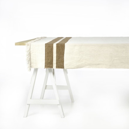 The Belgian Table Throw Nappe
